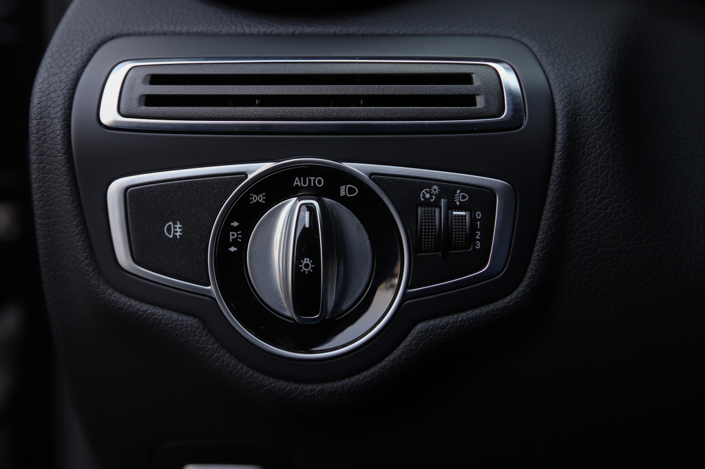 Mercedes-Benz C 200 Avantgarde 2016 photo 23