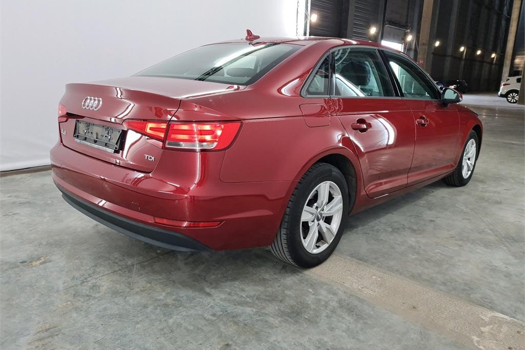 Audi A4 2017 photo 2