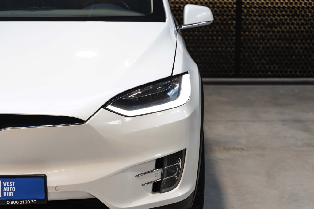Tesla Model X 75D 2017 фото Tesla Model X 75D 2017 фото 3