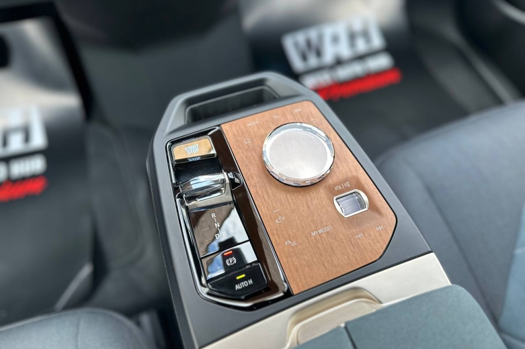 BMW iX 2021 фото 25