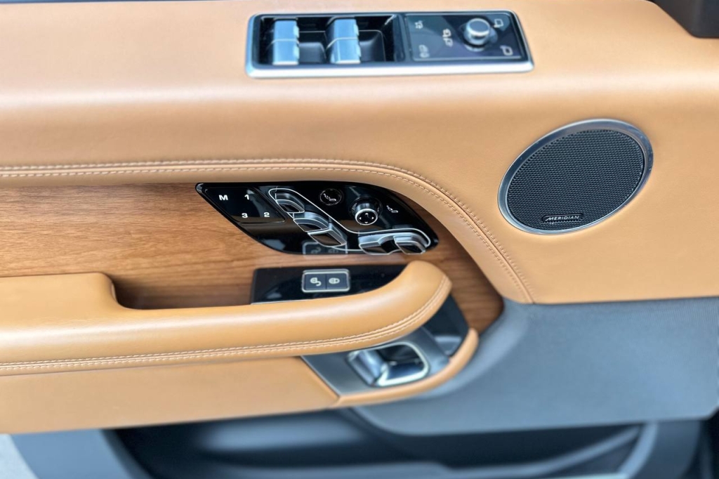 Land Rover Range Rover Autobiography 2018 фото Land Rover Range Rover Autobiography 2018 фото 11
