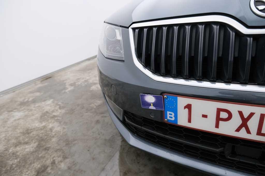 Skoda Octavia 2016 фото 13