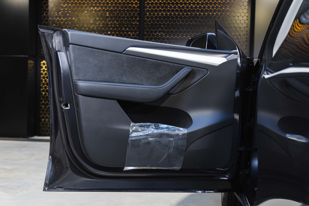 Tesla Model Y Long Range 2024 фото Tesla Model Y Long Range 2024 фото 17