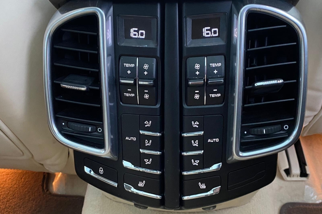 Porsche Cayenne Turbo 2016 photo 7