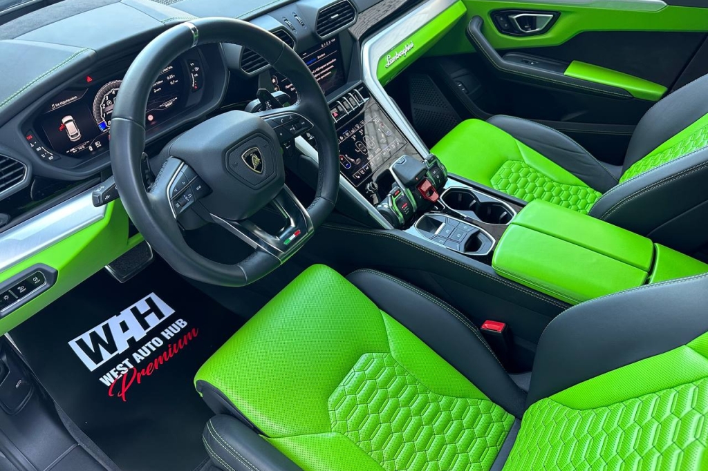 Lamborghini Urus 2019 фото Lamborghini Urus 2019 фото 15