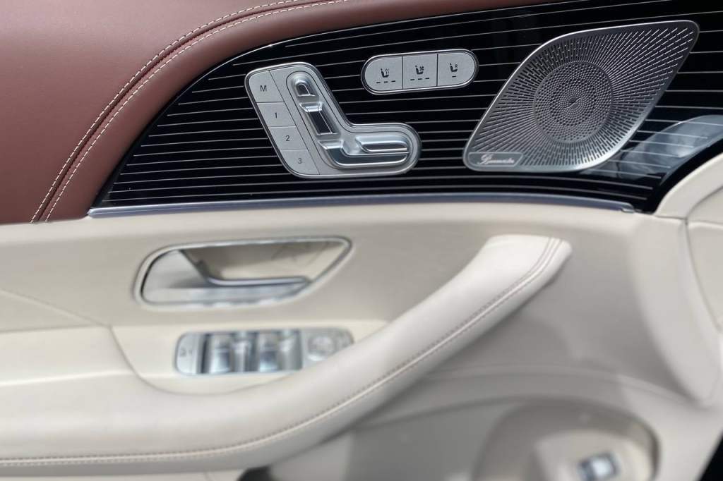 Mercedes-Benz Maybach GLS 600 2021 photo 15