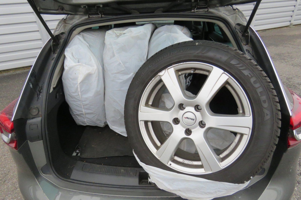 Opel Insignia Sports Tourer 2018 photo 2