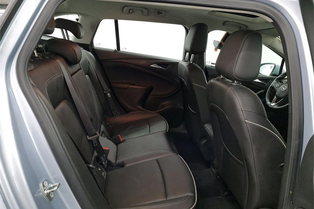 Opel Astra Sports Tourer 2016 photo 6