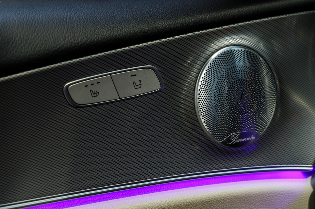 Mercedes-Benz E 200 4Matic AMG Line photo 17