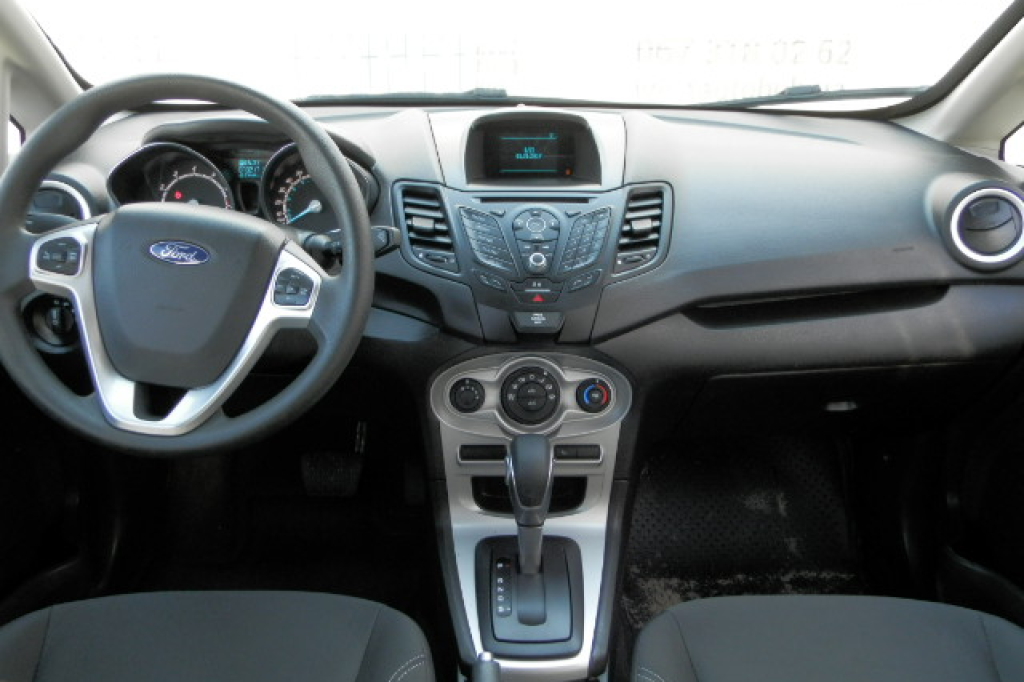 Ford Fiesta 2017 фото 9