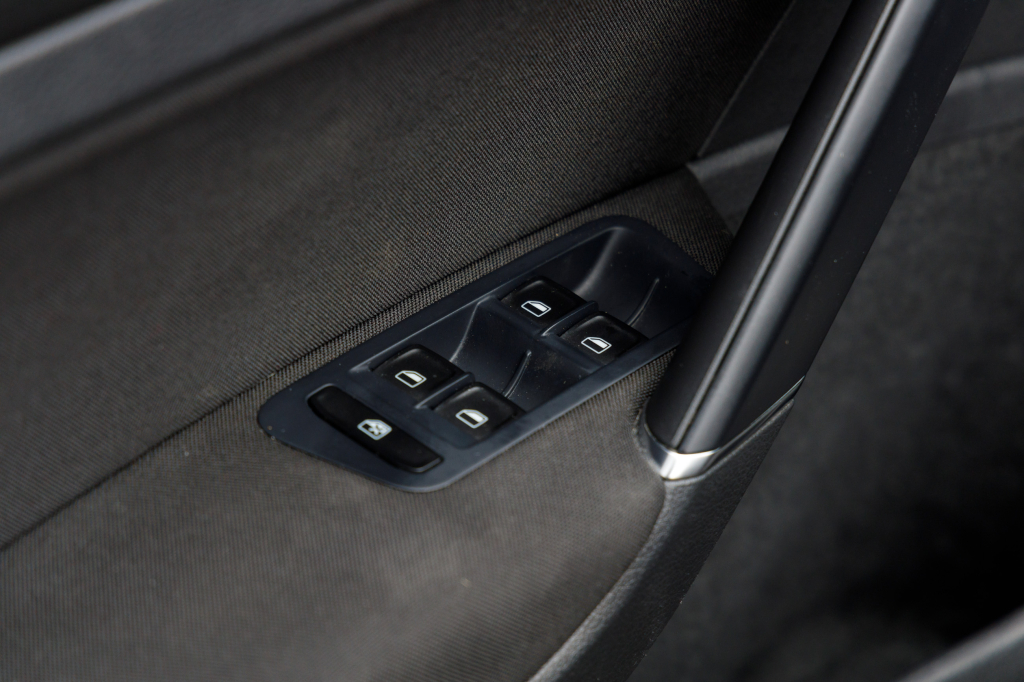 Volkswagen Golf VII photo 16