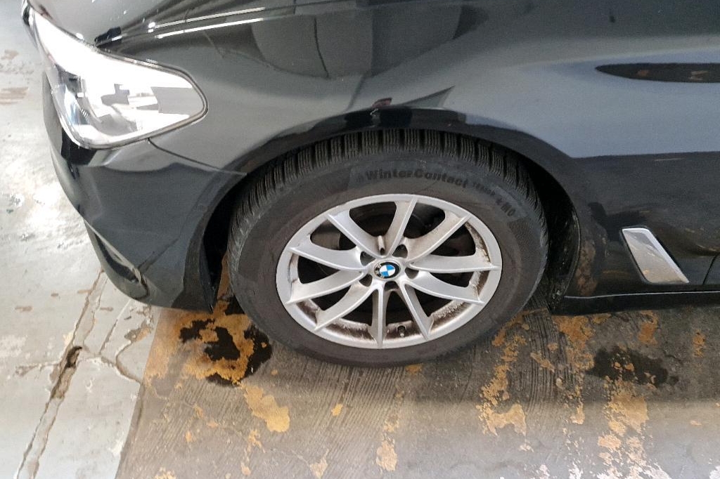 BMW 5 Series 2017 фото 8