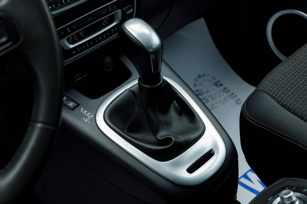 Renault Megane Scenic Grand  2010 photo 18