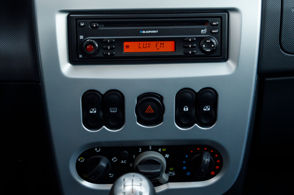 Dacia Logan 2009 фото 13