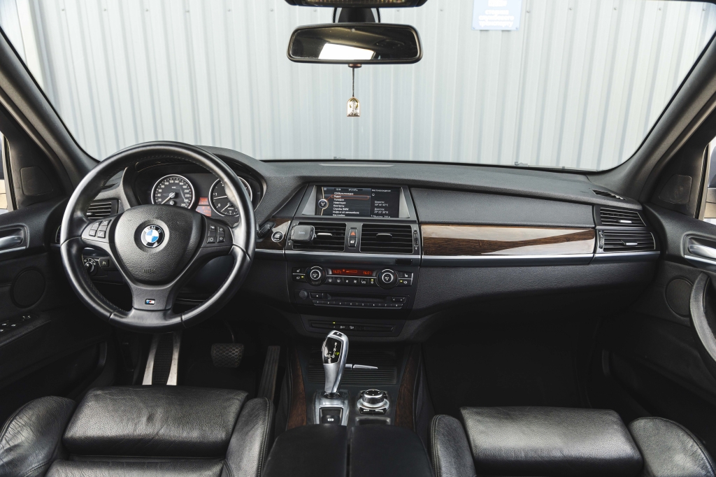 BMW X5 2010 фото BMW X5 2010 фото 32
