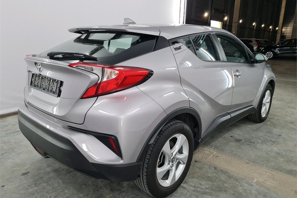 Toyota C-HR 2018 photo 2