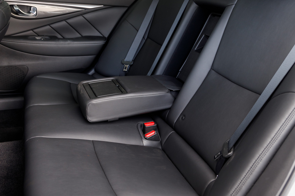 Infiniti Q50 фото 27