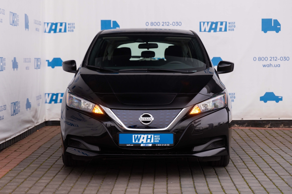Nissan Leaf 2021 фото Nissan Leaf 2021 фото 2