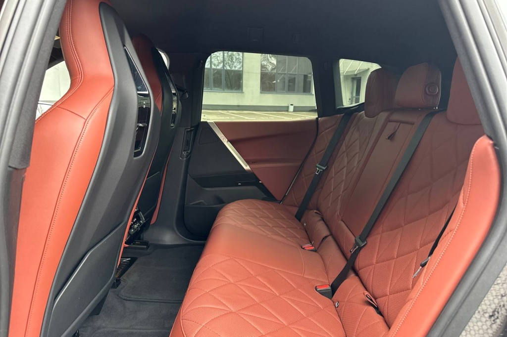 BMW iX xDrive40 2023 photo 17