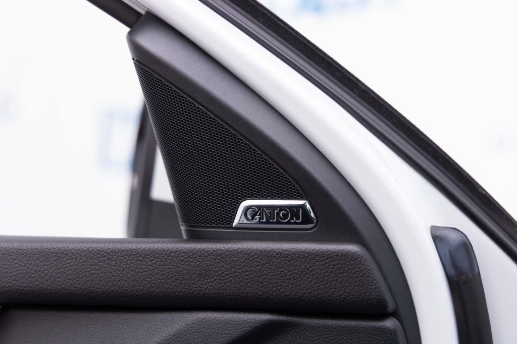 Skoda Octavia Laurin & Klement 2020 photo 17