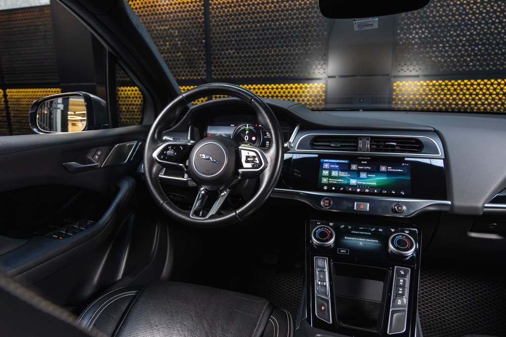 Jaguar I-Pace 2019 фото Jaguar I-Pace 2019 фото 31