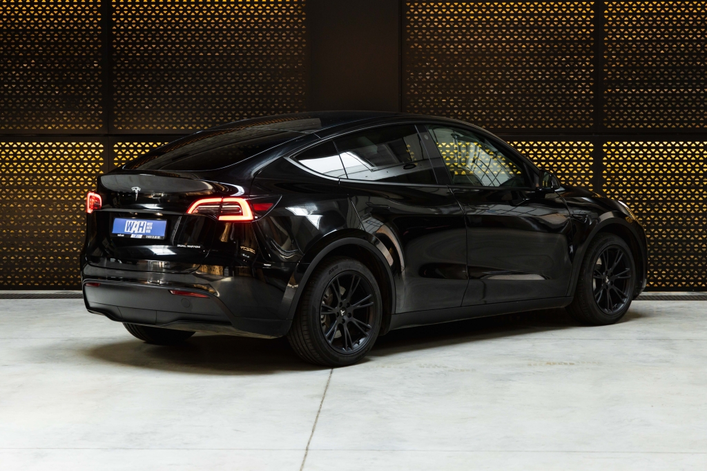 Tesla Model Y Long Range Dual Motor 2022 фото Tesla Model Y Long Range Dual Motor 2022 фото 7