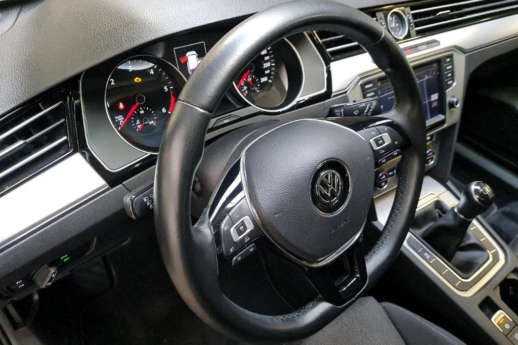 Volkswagen Passat Variant 2017 photo 11