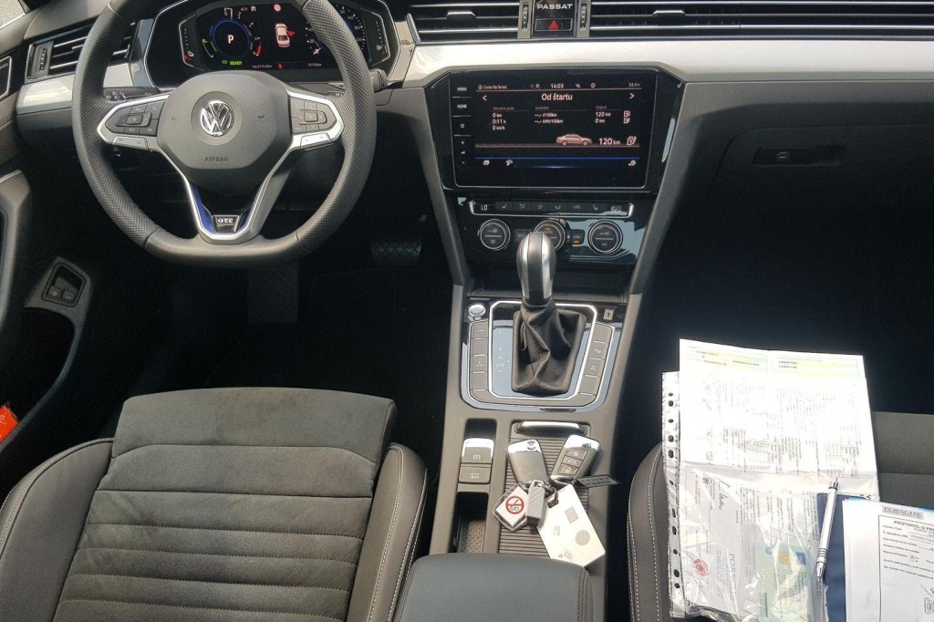 Volkswagen Passat GTE 2020 фото 1