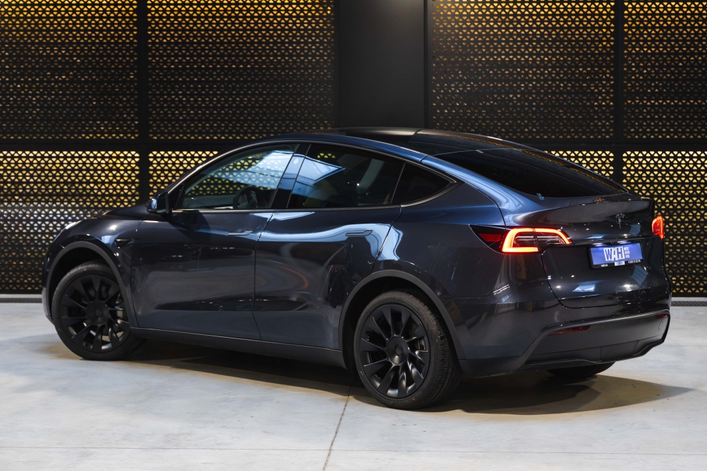 Tesla Model Y Long Range 2024 фото Tesla Model Y Long Range 2024 фото 12
