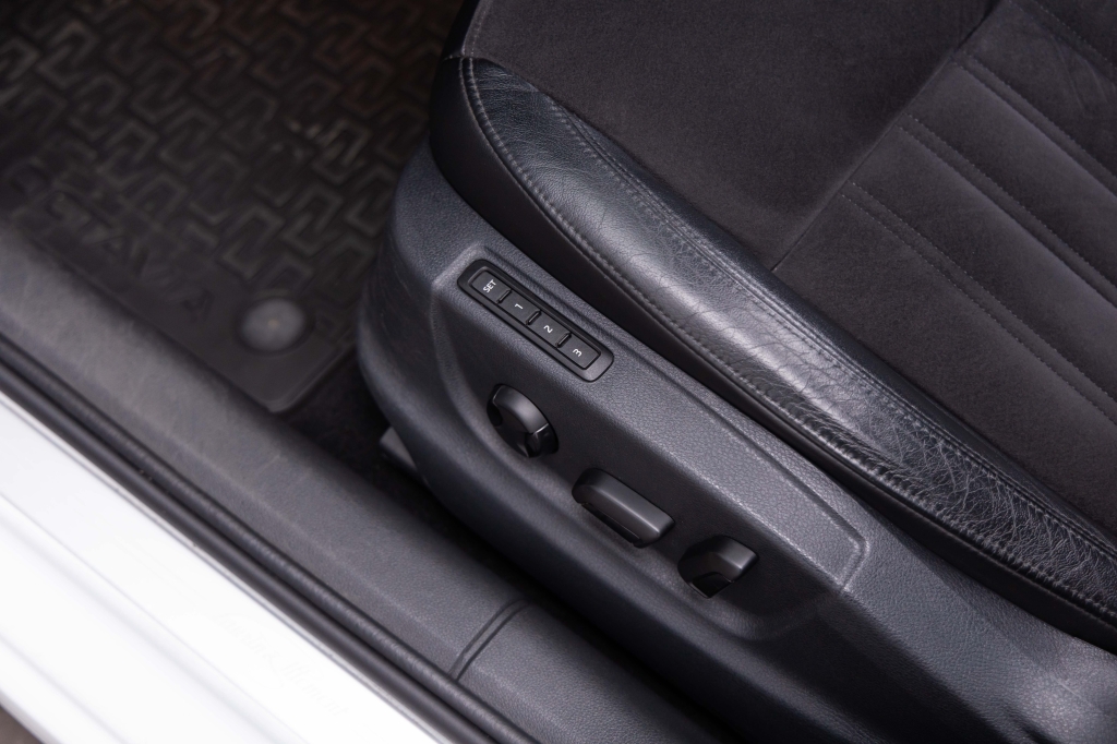 Skoda Octavia Laurin & Klement 2020 photo 21