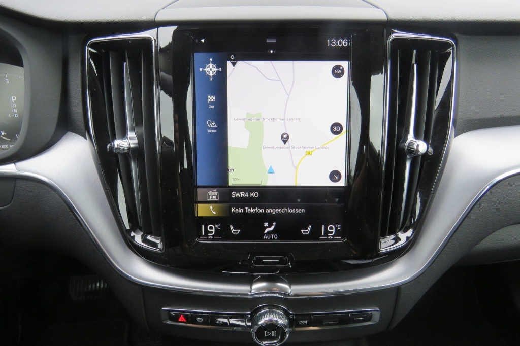 Volvo XC60 2020 фото 5