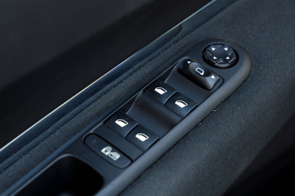 Peugeot 3008 2015 photo 21