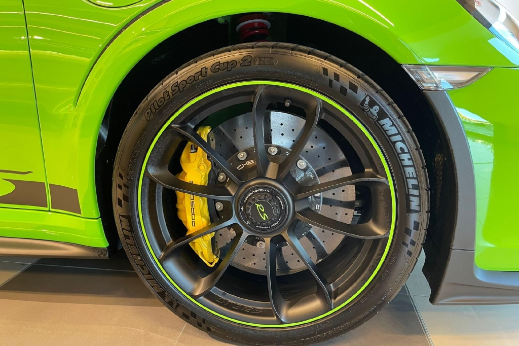 Porsche 911 GT3 RS 2018 photo 1