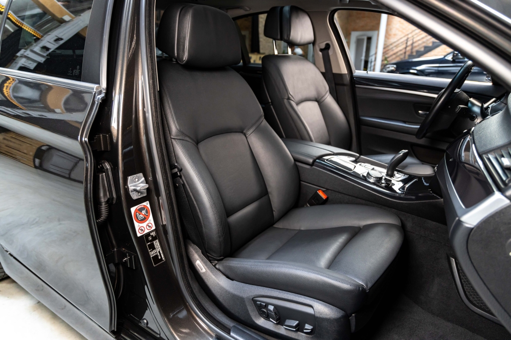 BMW 5 Series 2015 фото 30