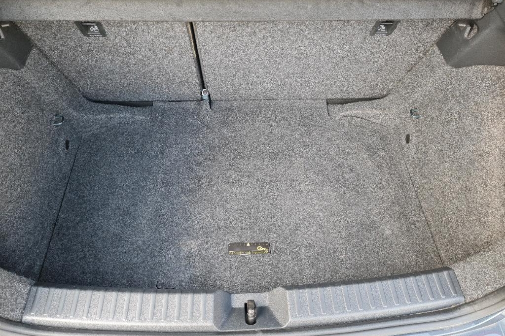 SEAT Ibiza 2019 photo 19