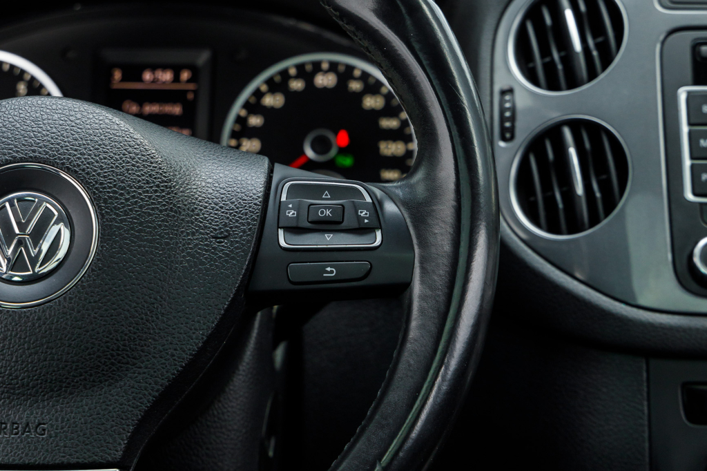 Volkswagen Tiguan S 2012 photo 18