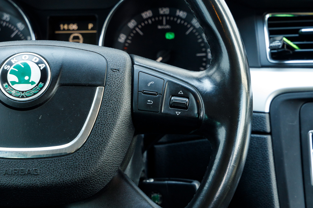 Skoda Superb 4x4 2011 фото 20