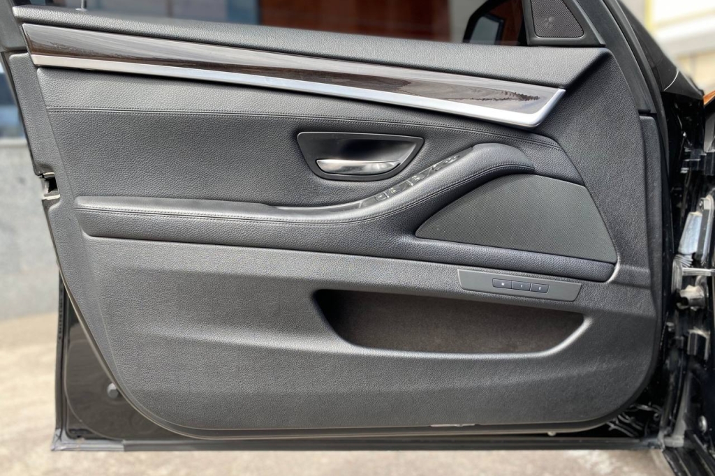 BMW 5 Series 535i 2012 photo 5