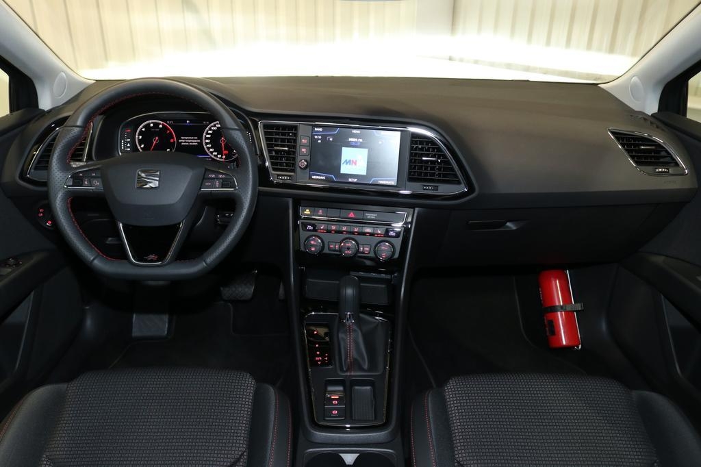 SEAT Leon 2019 фото 4