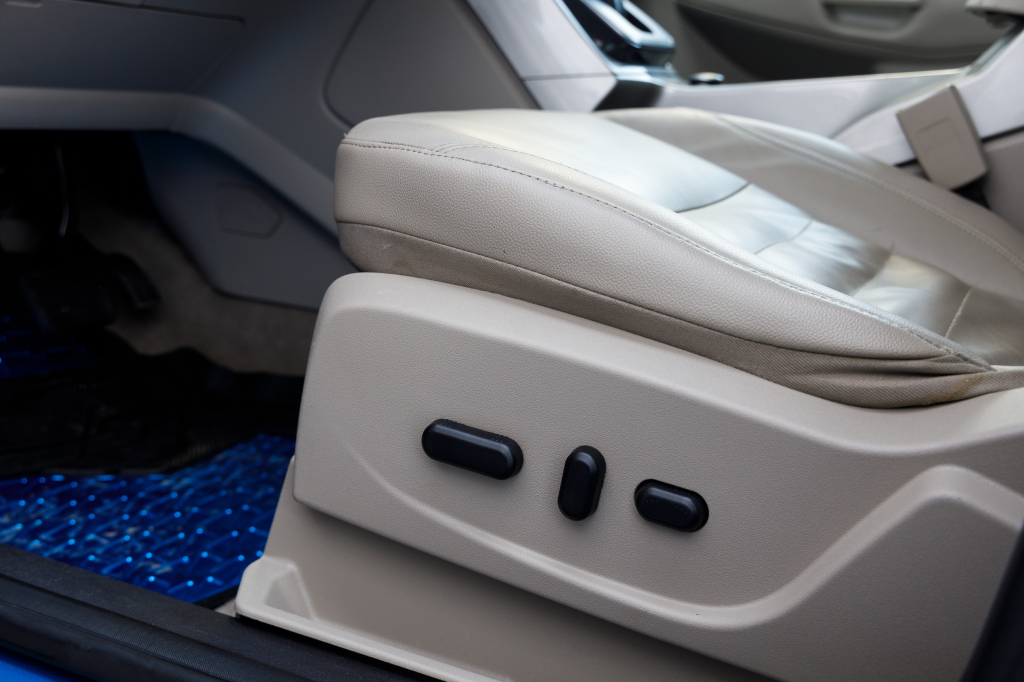 Ford C-Max Hybrid фото 21