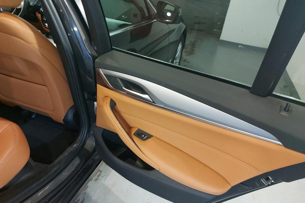 BMW 5er Touring 2018 фото 15