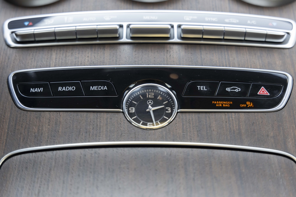 Mercedes-Benz C-Class C300 4Matic 2019 photo 53