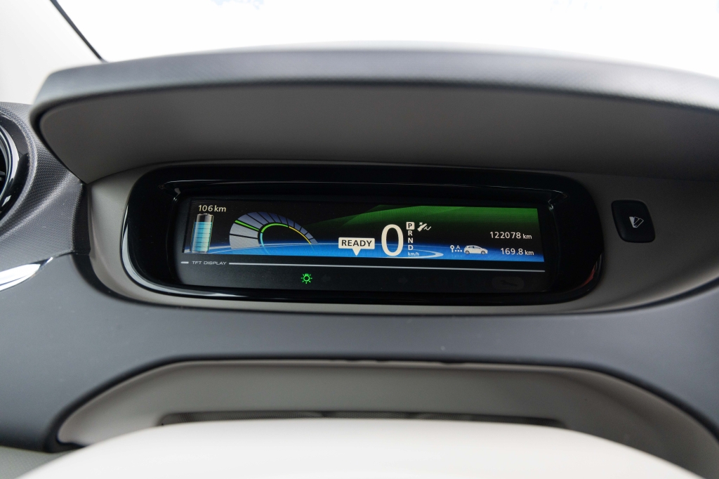 Renault Zoe 2015 фото 15