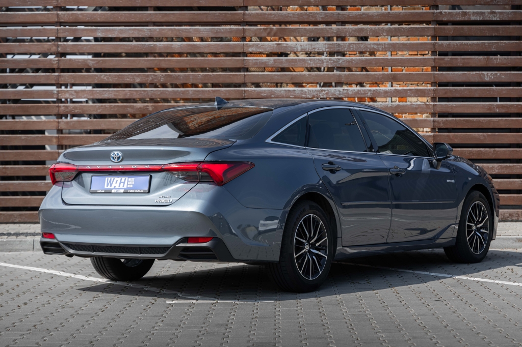 Toyota Avalon Hybrid 2020 photo 7