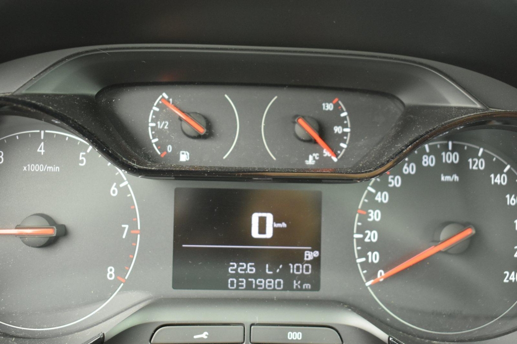 Opel Crossland X 2019 photo 1