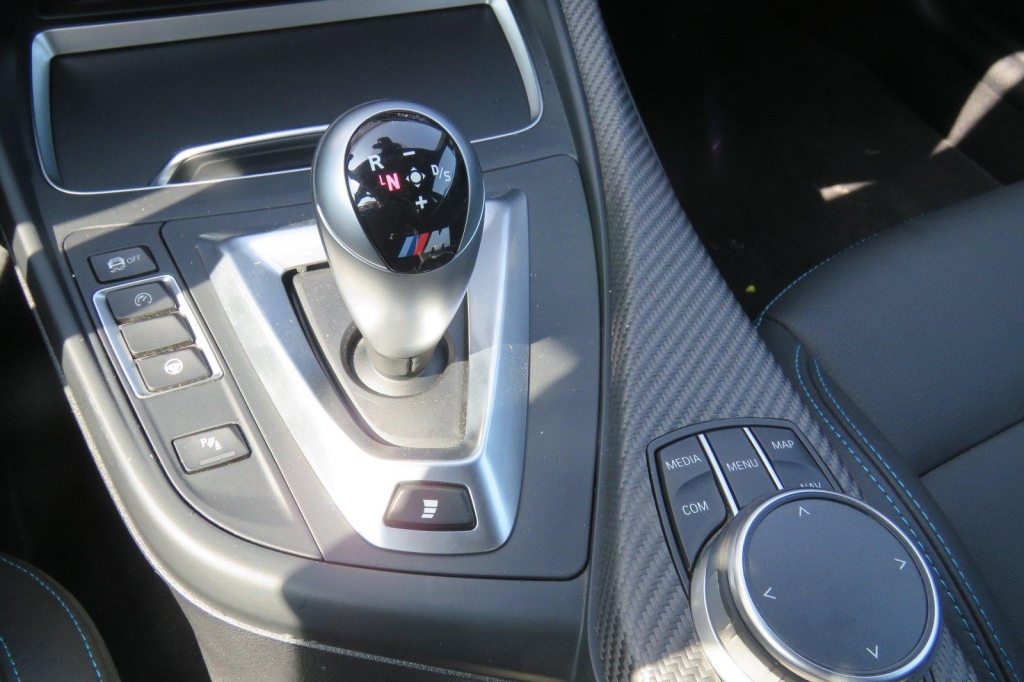 BMW M2 2020 фото 8