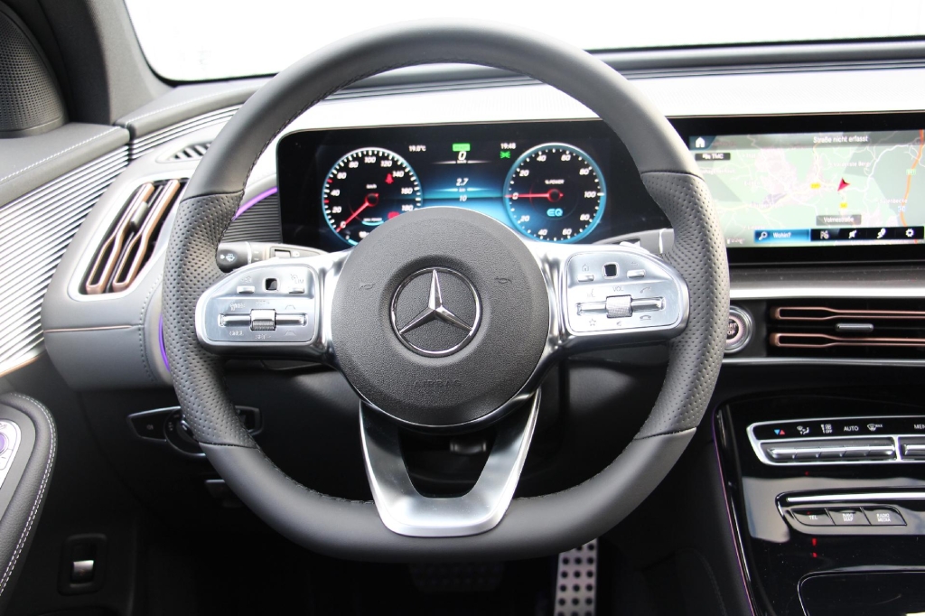 Mercedes-AMG EQC 400 2021 photo 8