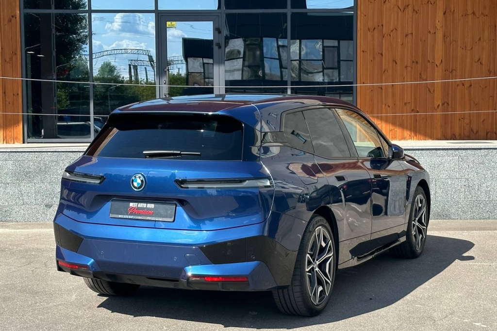 BMW iX M60 2022 фото 6