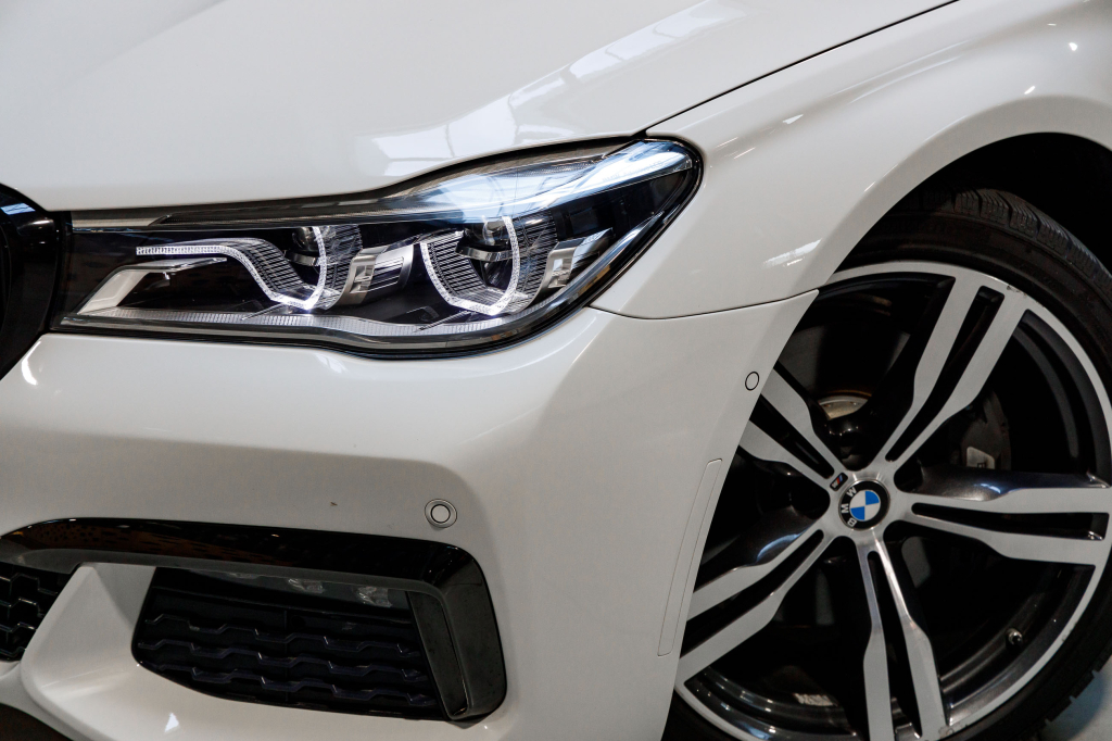 BMW 740 2016 photo 6