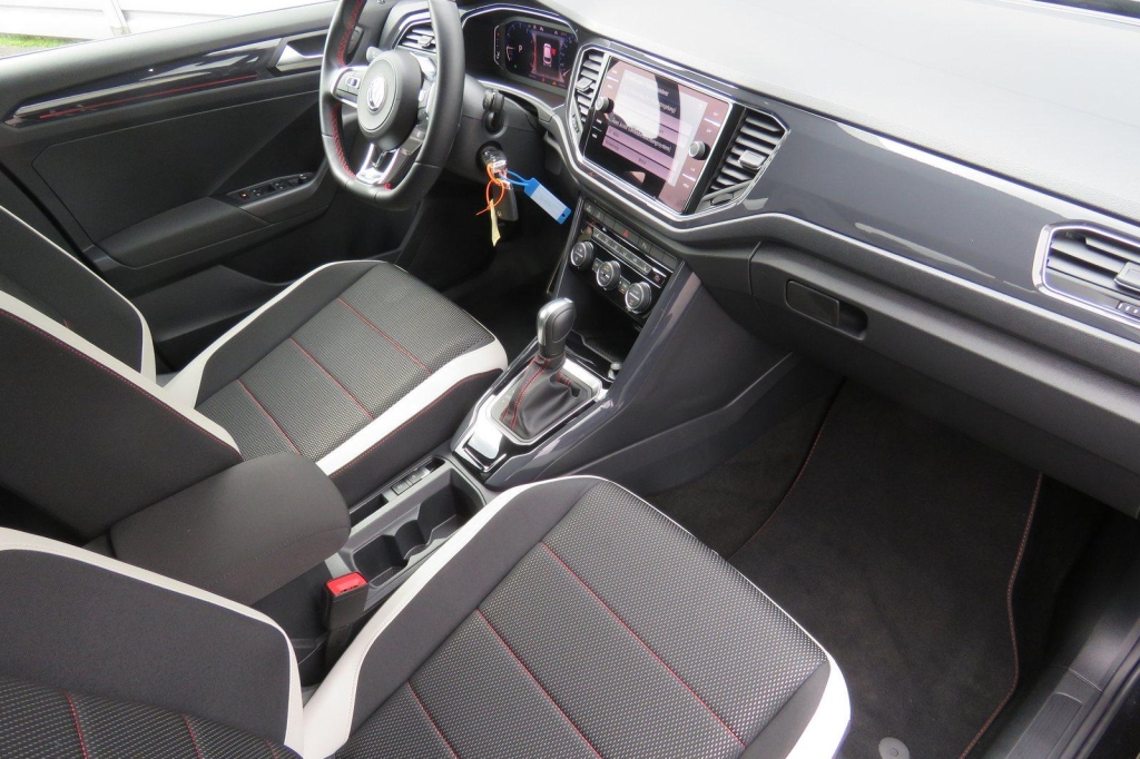 Volkswagen T-Roc 2019 фото 8